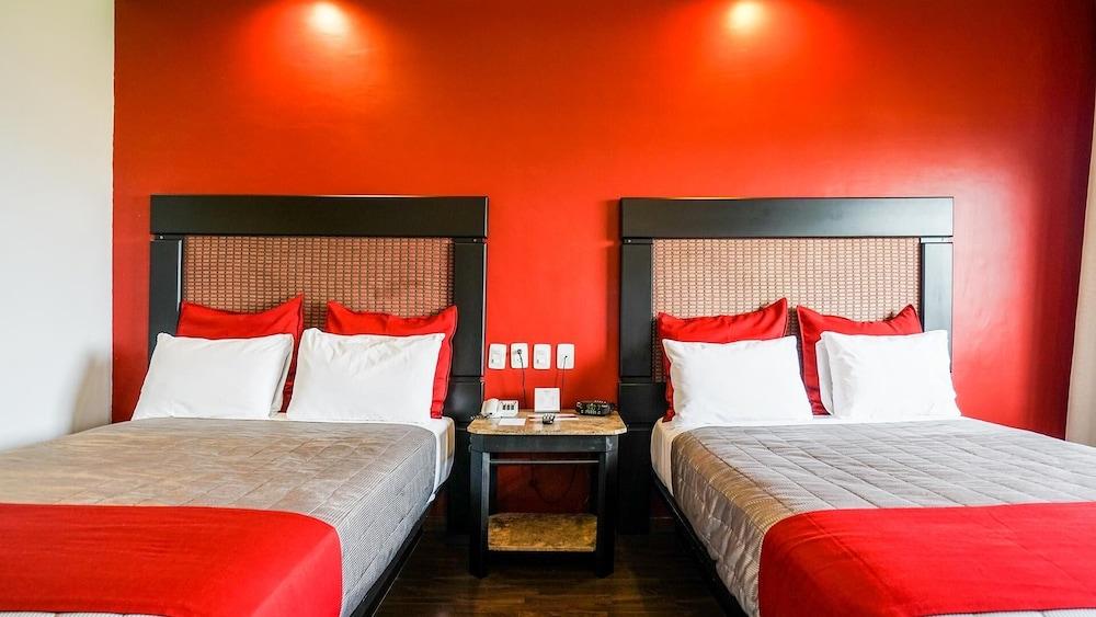 Hotel Celta ซาโปปัน ภายนอก รูปภาพ